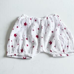 Louis Louise white muslin drop crotch shorts with red stars Unisex 12 months